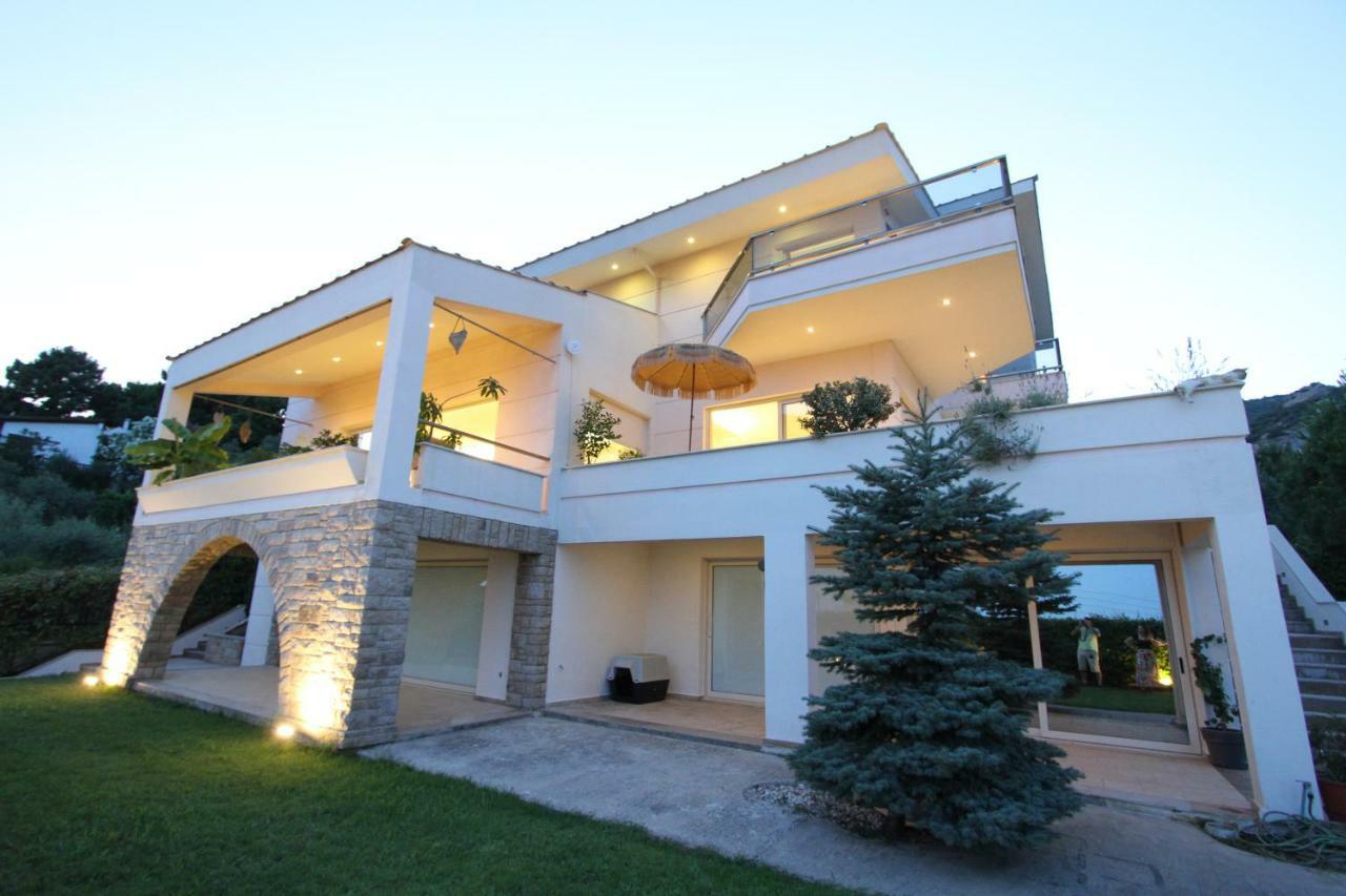 Aerides Luxury Villa Palaiontsiflikion Exterior foto